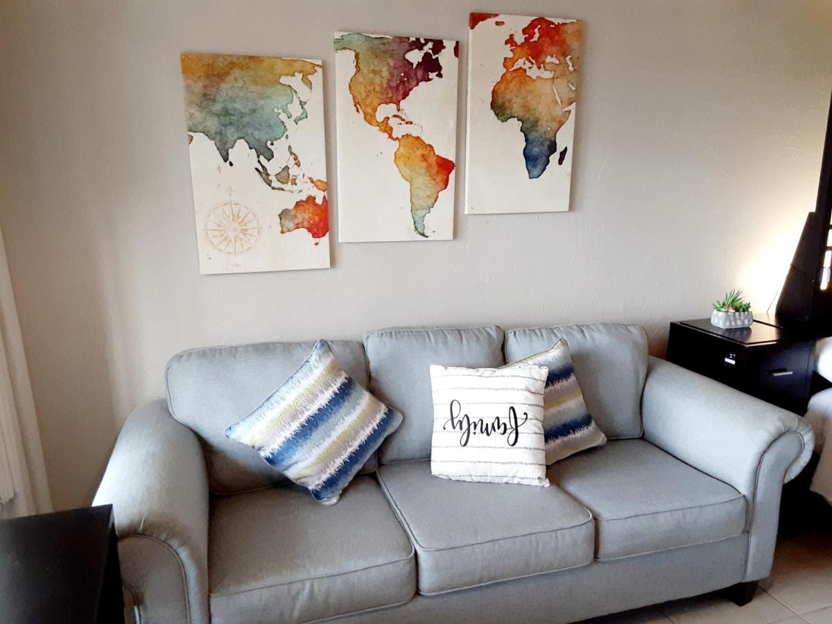 Charming One Bedroom Resort-Style Studio With Pool And Beach Access ラスキン エクステリア 写真